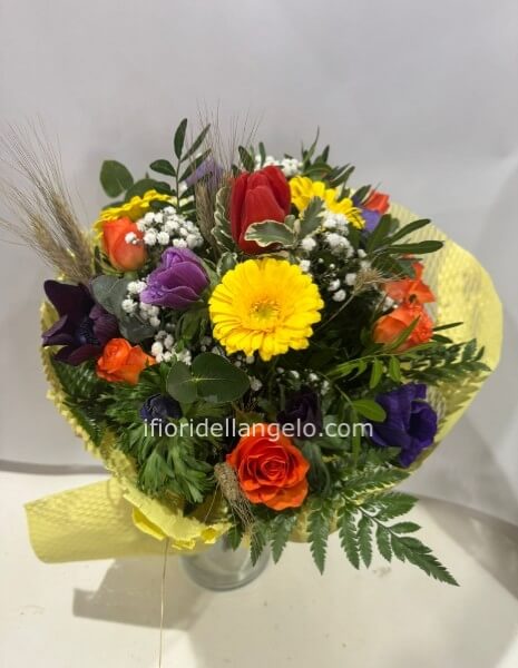 Composizione di fiori freschi assortiti e colorati