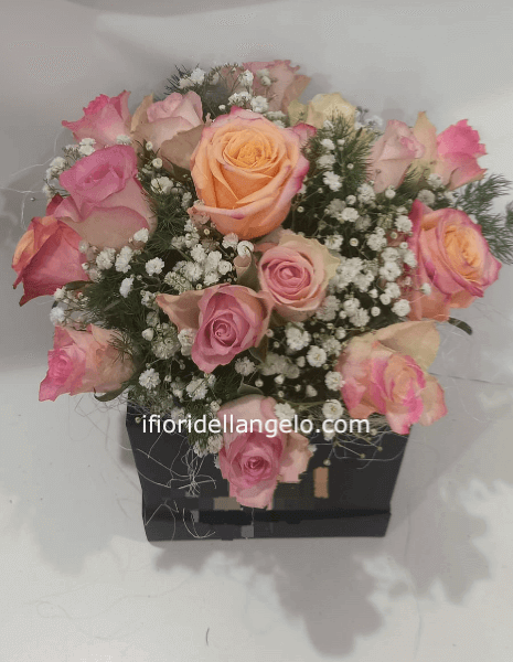 FLOWERBOX DI ROSELLINE DAI TONI CHIARI