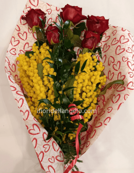 CINQUE ROSE CON MIMOSA